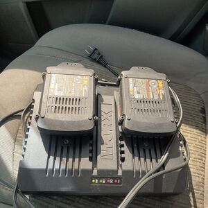 Dual Port Battery Charger - Black